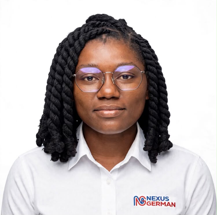 Portrait de Mme Djedje Marie Paul, Secrétaire
